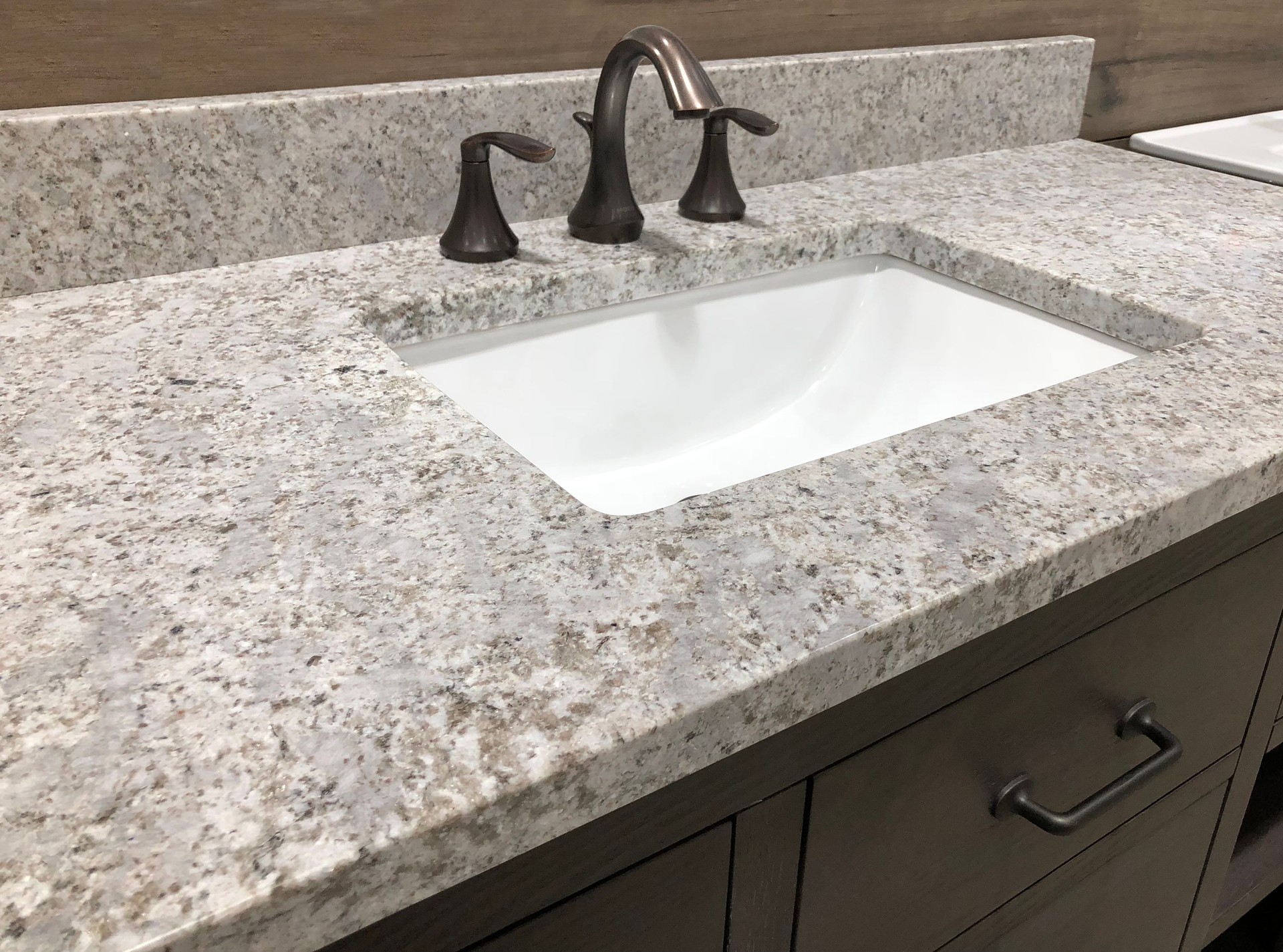 Baño de granito
